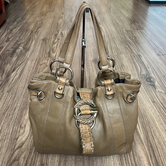 A224 - π― % authentic Gucci shoulder bag - Picture 4 of 16